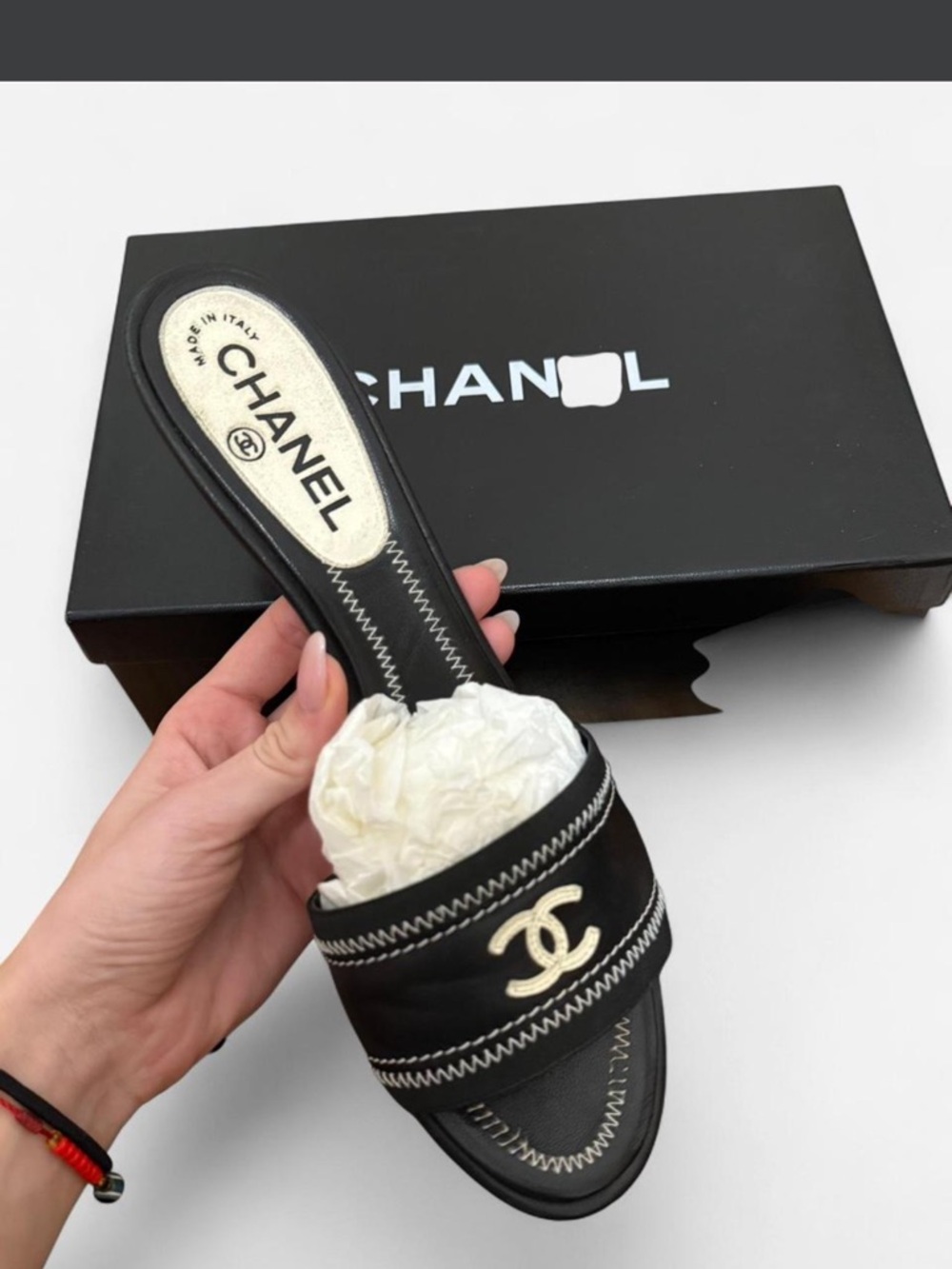 Authentic CHANEL Black Leather kitten heelss with White CC Logo - Picture 7 of 8